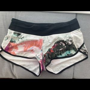Size 6 Lululemon Speed Up Shorts